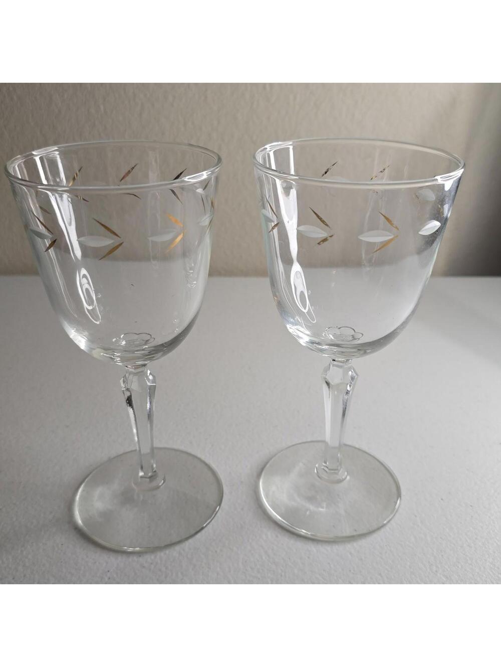 Set of 2 Vintage Libbey Windswept Water Wine Goblets